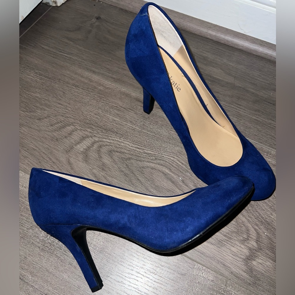 Kelly & Katie Suede Blue heels